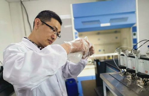 扎根西太湖，創新塑未來——記武進區“學習身邊榜樣”入選者、塑料制品研發先鋒